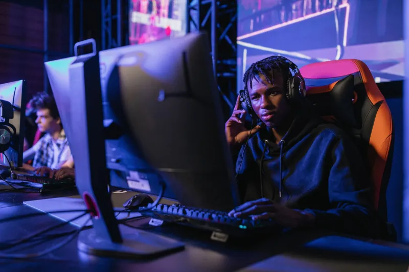 Staying Small on Purpose: The Mid-Tier Streamers Building Real Communities on Twitch